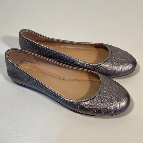 Tory Burch Shoes - Tory Burch Ruby Ballet Pewter Silver Logo Flats Women Size 7.5 M